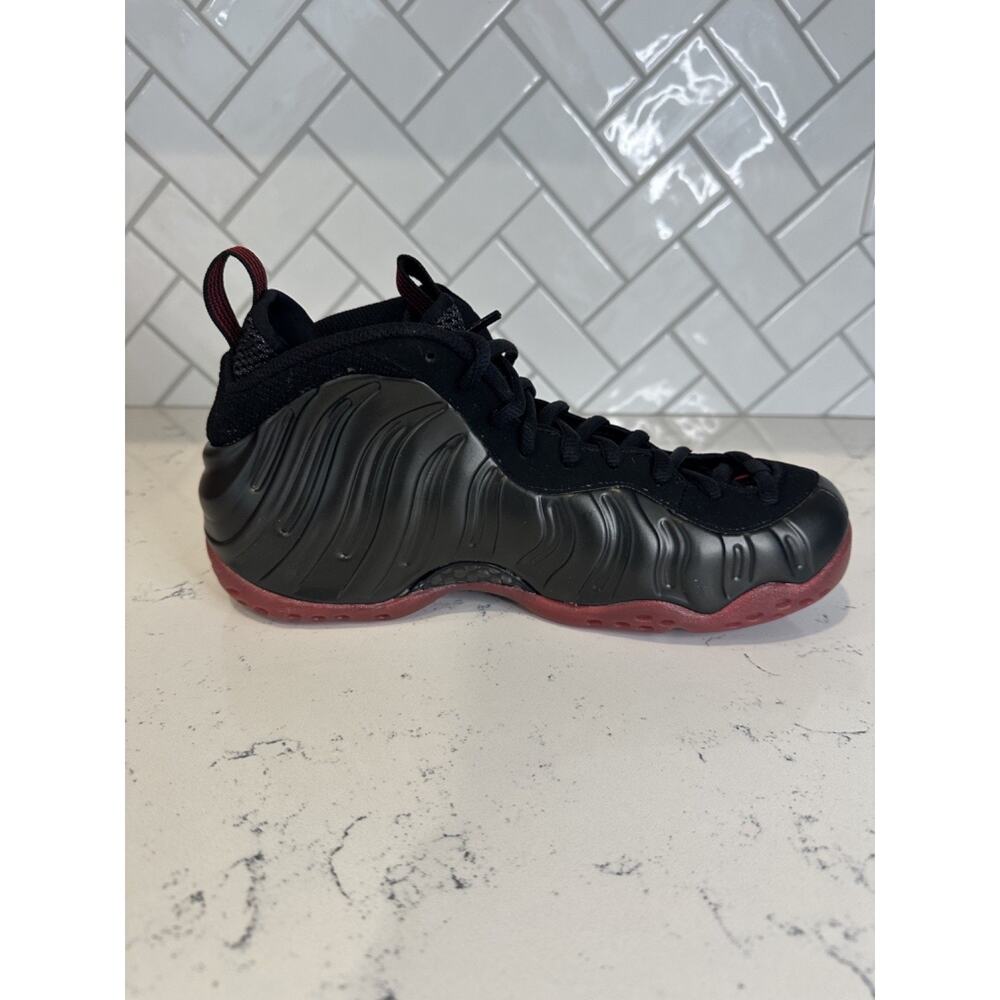 Nike Air Foamposite One Black Red Mens Size 7 IB2219-001 NEW Authentic - Picture 2 of 7